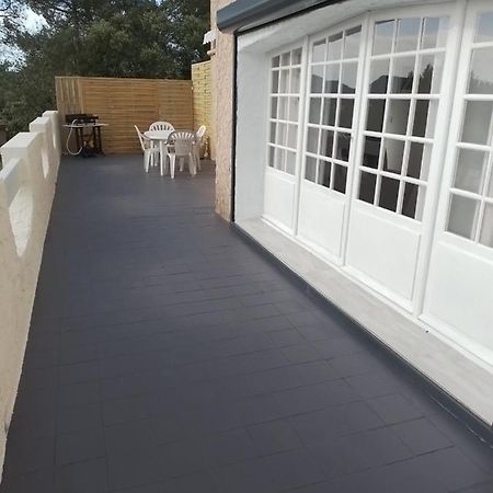 La Fleuriade Gareoult Exterior photo